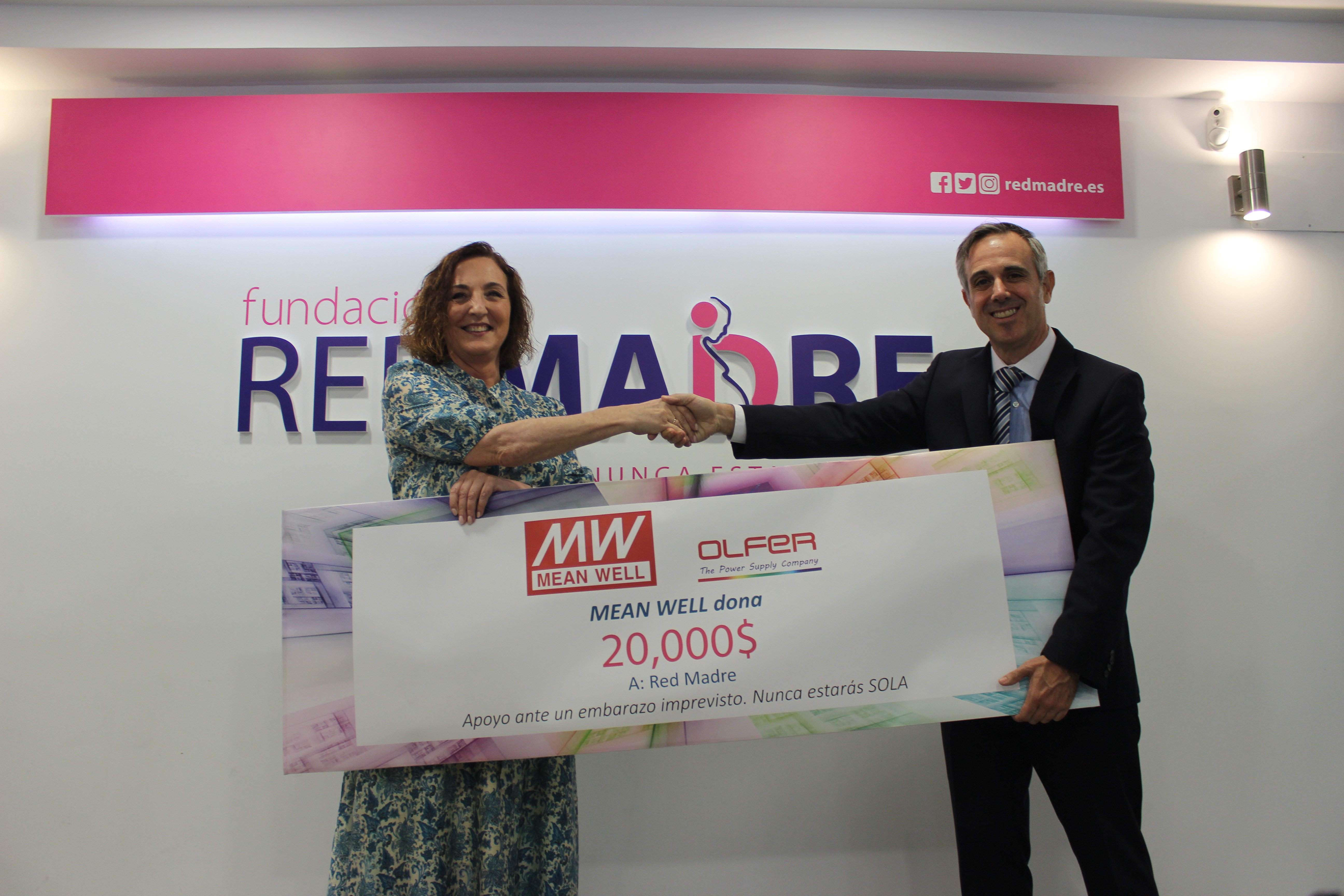 MEAN WELL dona $20.000 a través de Electrónica OLFER a la Fundación REDMADRE